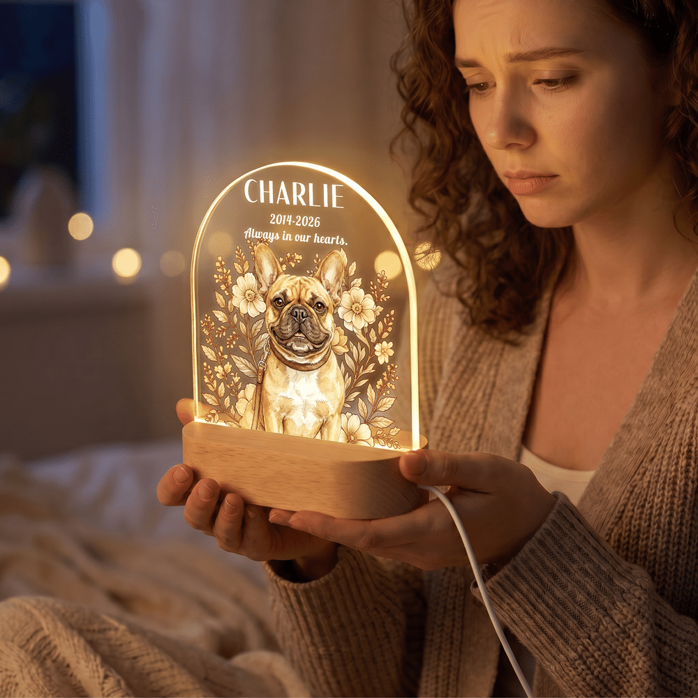 Lampada da notte LED personalizzata in acrilico con foto del proprio animale domestico dipinta ad acquerello e motivo floreale, con nome e anno, base in legno: regalo commemorativo per la perdita di un animale domestico, in segno di cordoglio, per i proprietari di animali domestici 6