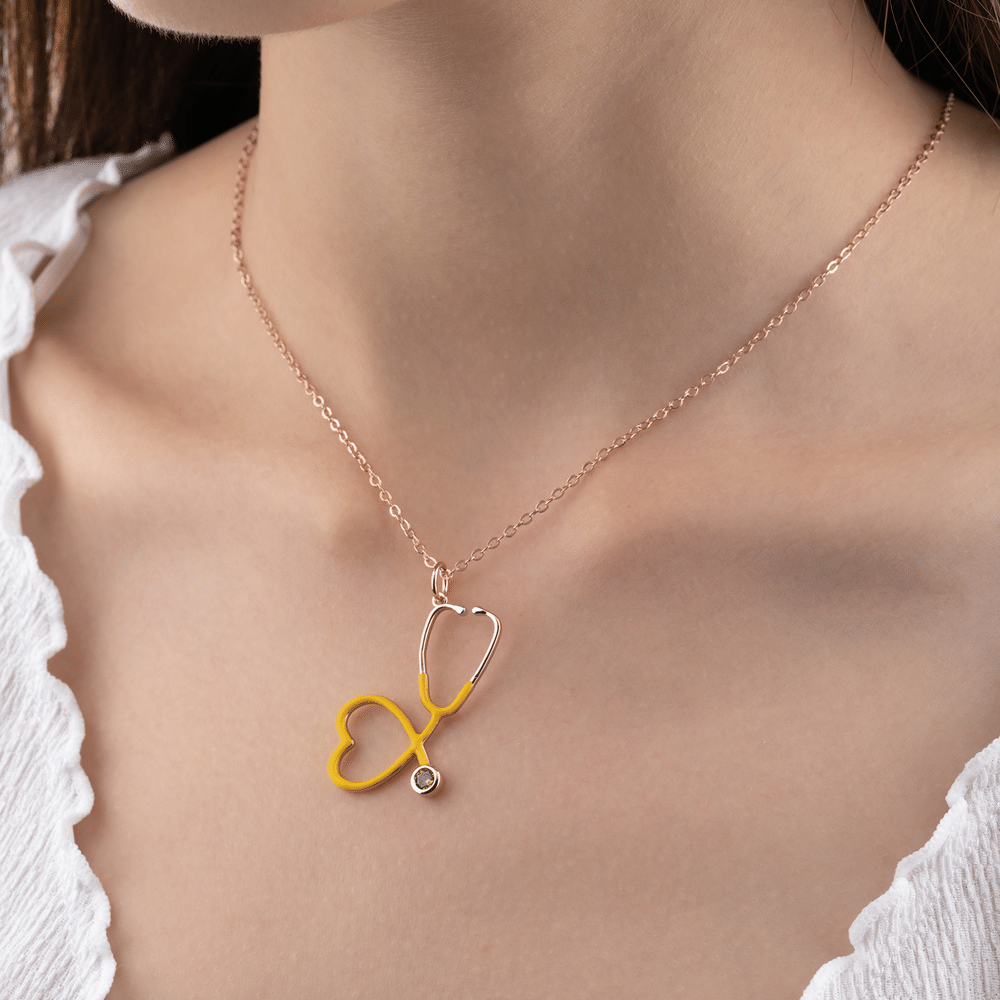 Collier en argent sterling avec stéthoscope en forme de cœur multicolore et pierre de naissance personnalisée – Bijou raffiné, cadeau de remerciement pour les infirmières et les médecins à l'occasion de la remise des diplômes 7