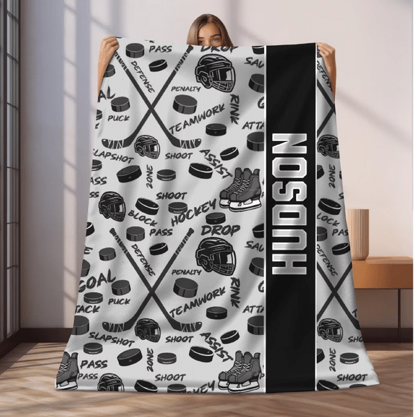 Couverture de hockey personnalisée avec prénom, motif d'équipement de hockey sur glace, housse de lit ou de canapé légère sur le thème du sport, cadeau d'anniversaire pour les joueurs et les fans de h