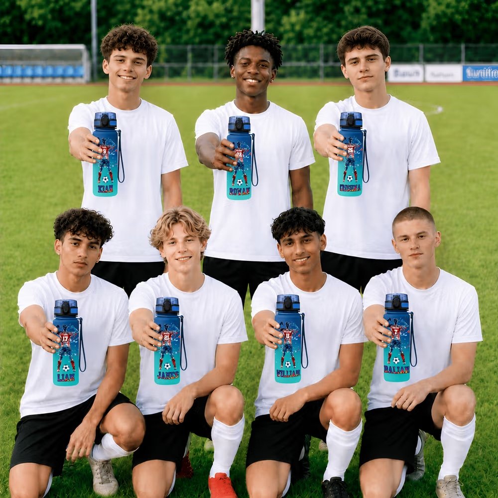 Botella de agua deportiva personalizada con silueta de futbolista gradiente y nombre para gimnasio regalo de cumpleaños para chicos y futbolistas 4