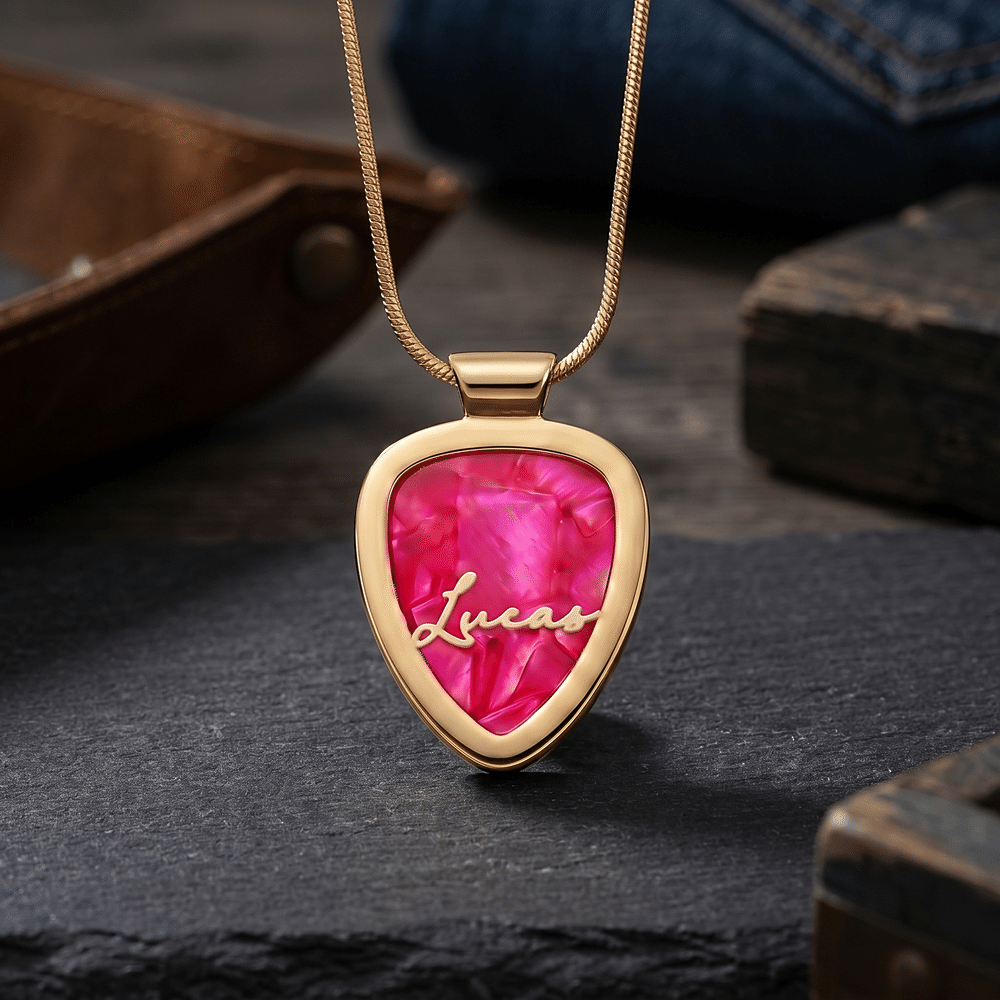 Collar con colgante personalizado y soporte desmontable para púas de guitarra, con texto en la parte posterior con el nombre. Regalo de cumpleaños con 1 púa de guitarra para guitarristas y amantes de la música 2