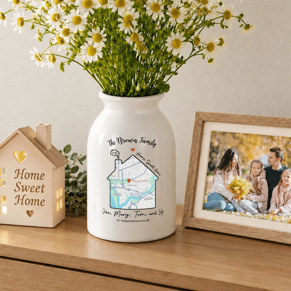 Personalisierte Keramikvase mit „Warm Cabin“-Motiv und Familienfoto, mit Familiennamen, Überschrift und Text – Wohnaccessoire und Einweihungsgeschenk für Familie und Freunde 3