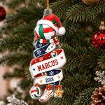 Décoration de Noël personnalisée en acrylique en forme de ballon de sport, avec prénom et année – Cadeau de Noël pour les sportifs, les fans de sport et les passionnés 1
