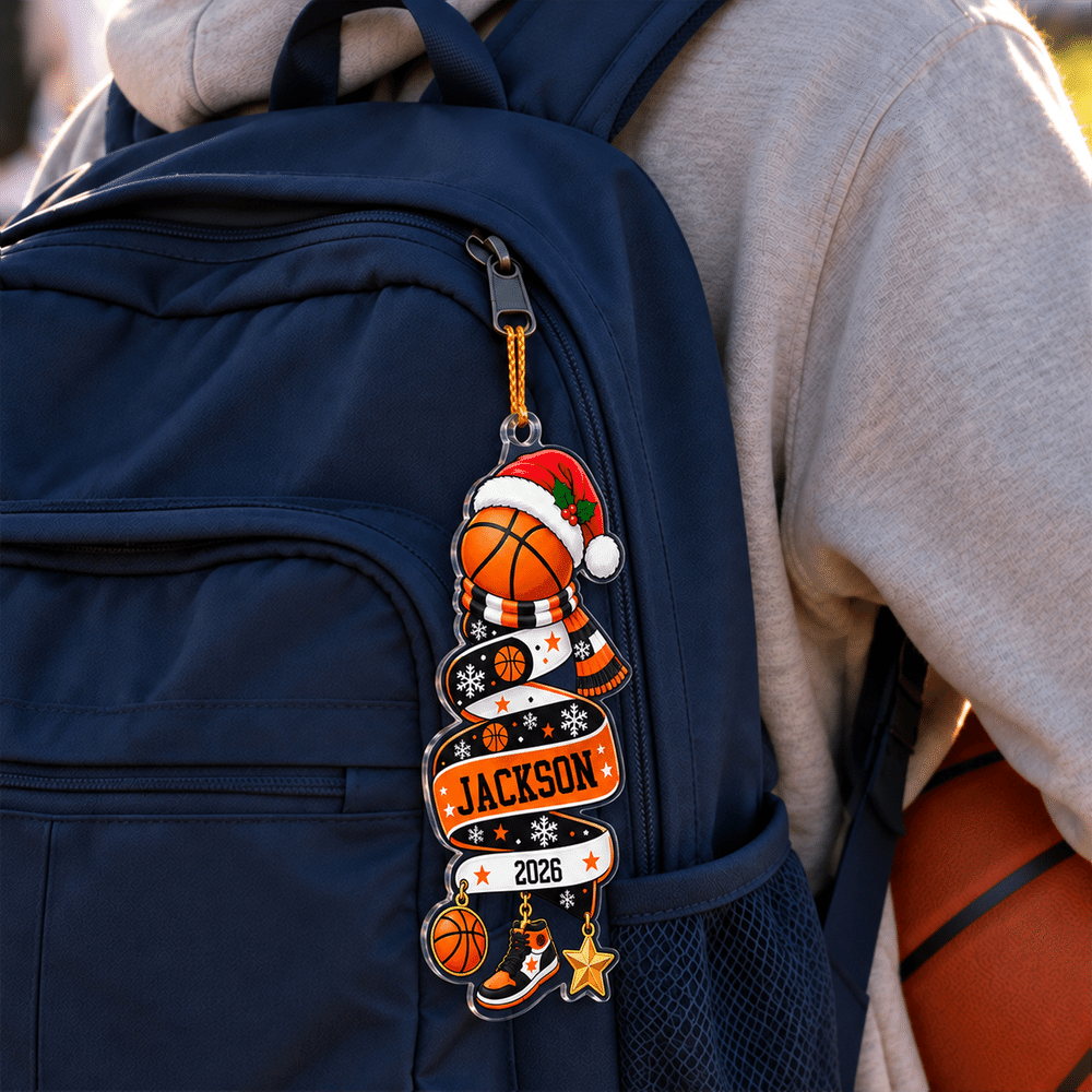 Décoration de Noël personnalisée en acrylique en forme de ballon de sport, avec prénom et année – Cadeau de Noël pour les sportifs, les fans de sport et les passionnés 5