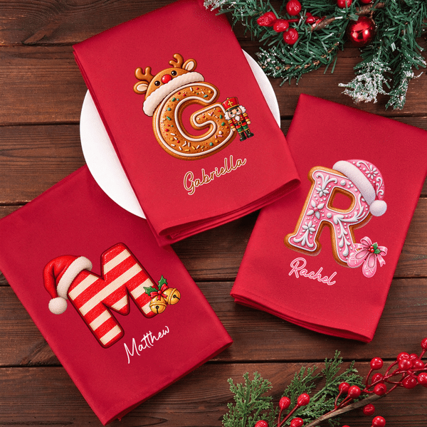 Serviette rouge 100 % coton personnalisée avec motif artistique à effet 3D sur le thème de Noël, avec initiale et prénom – Cadeau de Noël pour la famille et les invités