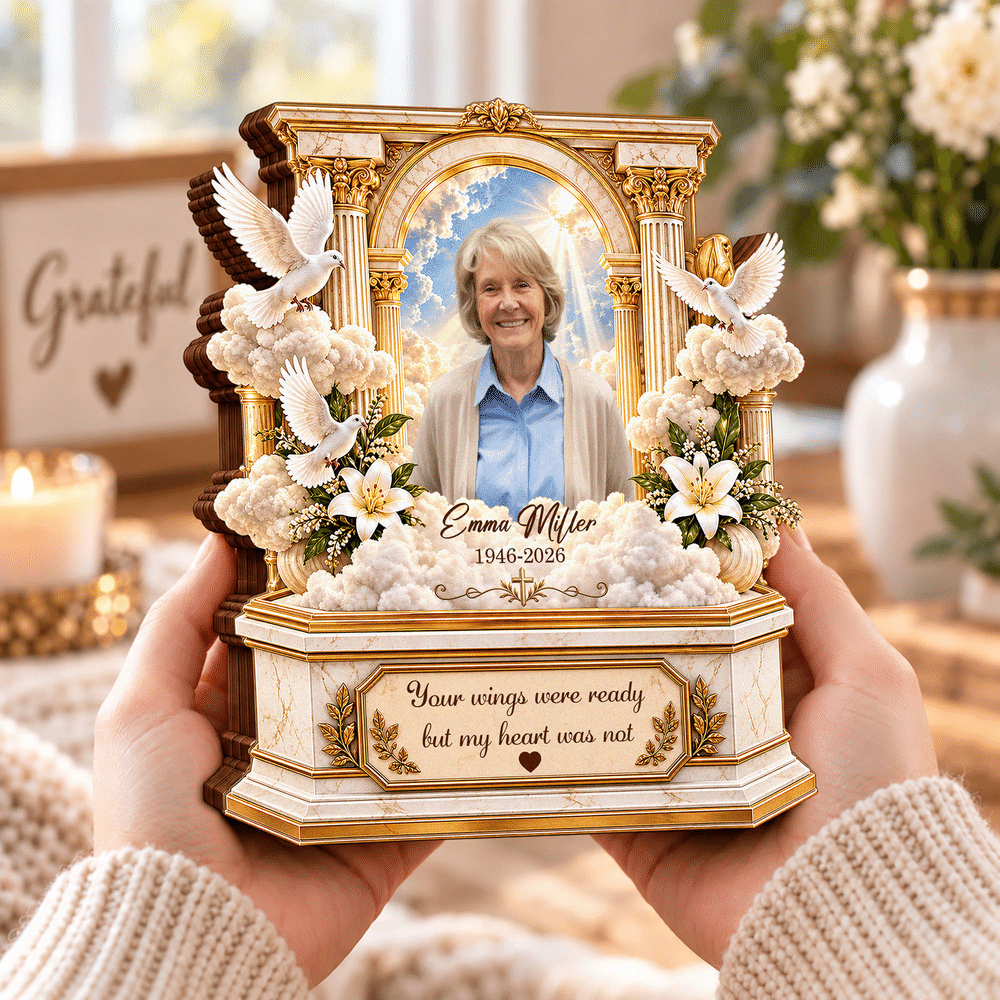 Décoration en bois superposée personnalisée de style 3D représentant une arche dorée ornée, avec photo d'art, année et texte : cadeau de condoléances pour la famille et les amis 4