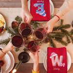 Serviette rouge 100 % coton personnalisée avec motif artistique à effet 3D sur le thème de Noël, avec initiale et prénom – Cadeau de Noël pour la famille et les invités 6