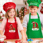 Conjunto personalizado de delantal de cocina infantil con iniciales y gorro de chef con temática navideña, con nombre y bolsillo. Accesorio de cocina para uso diario. Regalo de Navidad para niños. 1