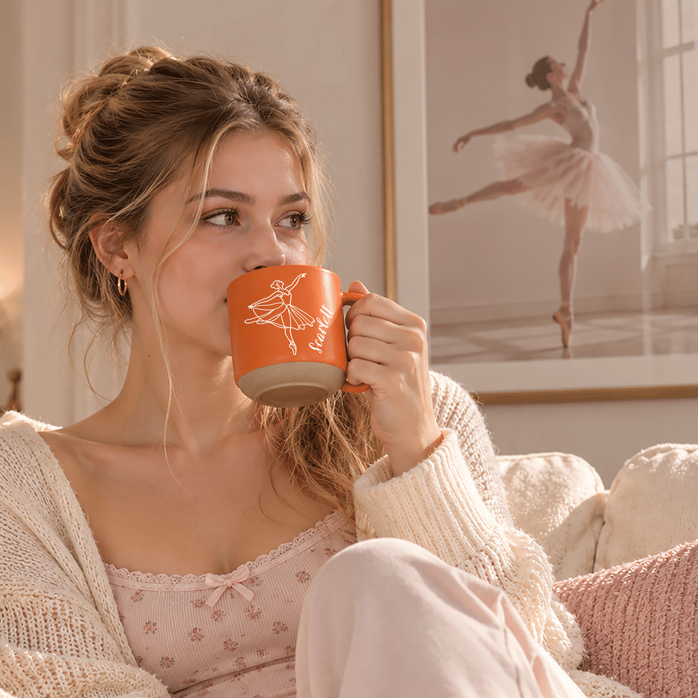 Taza de cerámica de 12 oz con diseño minimalista personalizado de líneas de ballet y nombre. Para uso diario, días de partido y como regalo de cumpleaños para niñas amantes del ballet. 3