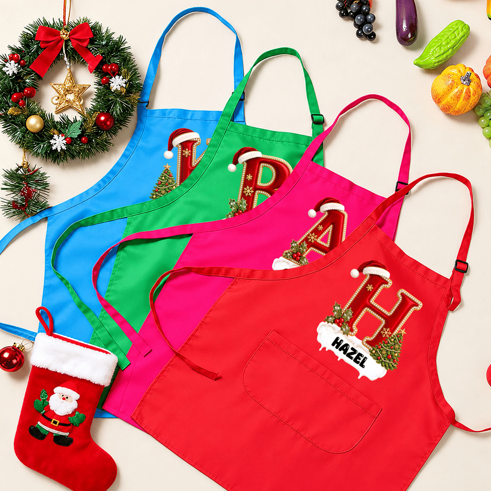 Conjunto personalizado de delantal de cocina infantil con iniciales y gorro de chef con temática navideña, con nombre y bolsillo. Accesorio de cocina para uso diario. Regalo de Navidad para niños. 5