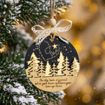 Henkilökohtainen, tähtitaivaalla ja metsällä koristeltu, kerroksellinen sydämenmuotoinen joulukuusen koriste, jossa on nimi ja teksti – muistolahja ja surunvalittelulahja rakkaan ihmisen menetyksen johdosta 1