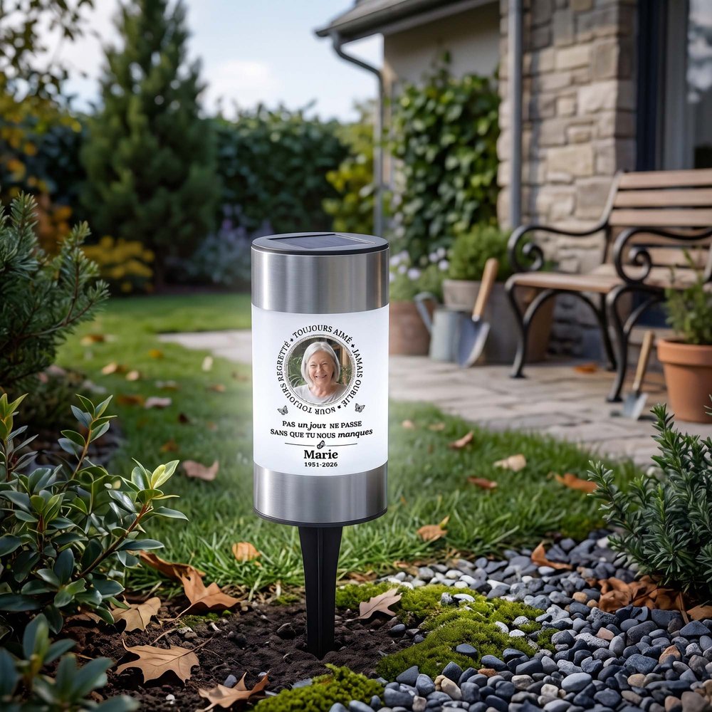 Lampe solaire de jardin personnalisée avec nom et date - Cadeau commémoratif pour la famille 2