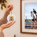 Décoration d'intérieur personnalisée en céramique avec photo d'un cheval et de son propriétaire, effet « éclaboussures de peinture » et texte – Cadeau de Noël pour les réunions de famille, destiné aux propriétaires et aux passionnés de chevaux 6