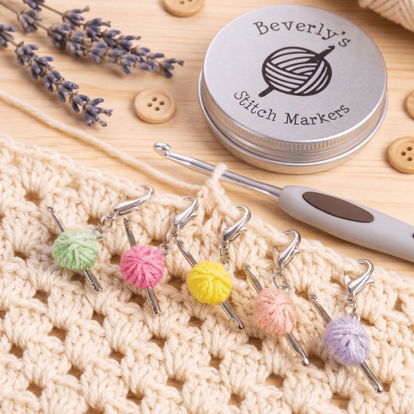 Personalised Set of 5 Multicolour Yarn Ball Stitch Markers with Storage Tin Box Daily Use Birthday Christmas Gift for Crochet Enthusiast Knitting Lover
