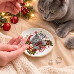 Bandeja de cerámica para joyas con borde dorado, personalizada con una foto de tu mascota con temática navideña y su nombre, ideal como regalo de Navidad para un amigo que tiene mascota 4