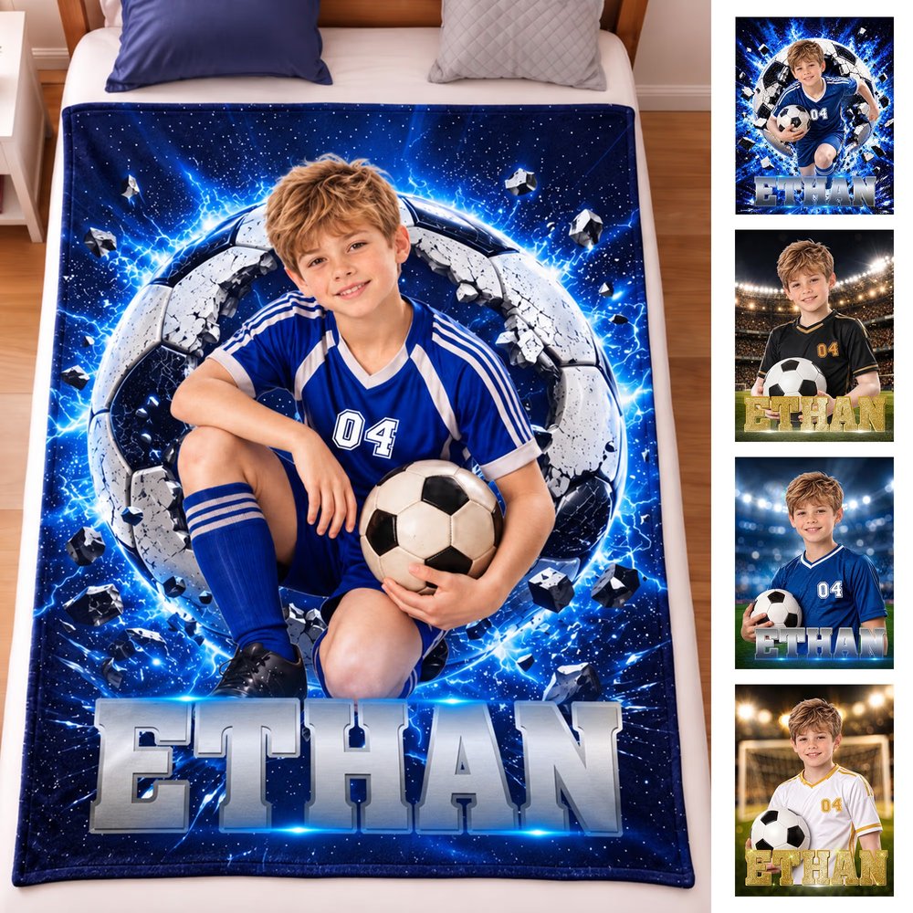 Gepersonaliseerde zachte deken met stoer voetbalthema foto van een jongen naam en rugnummer verjaardagscadeau voor jonge voetbalfans en voetballers 7